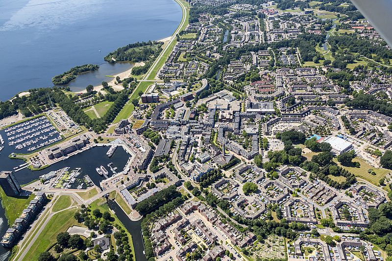 Almere, waar Bij Bosch Makelaars als o.a. aankoopmakelaar actief is. 